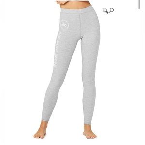 Alo Yoga Graphic High-Waist Alosoft Flow Legging in Zinc Heather/White, Medium